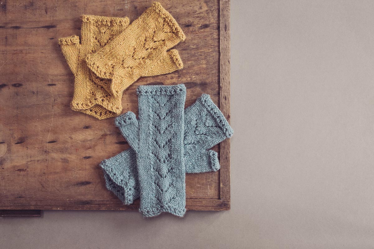 dk fingerless gloves knitting pattern