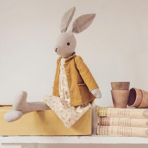 Flora Lapin - a much bigger Rabbity-Hare